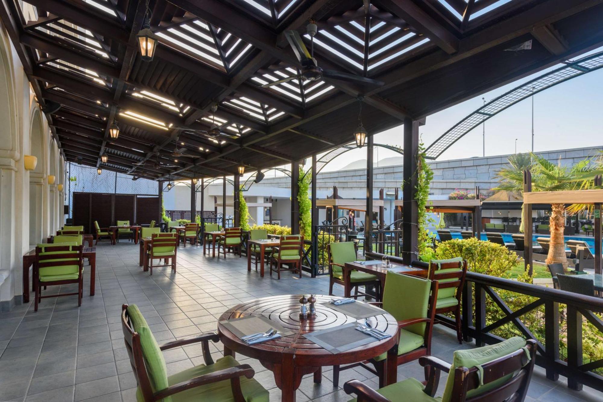 Radisson Blu Hotel, Muscat Exterior photo